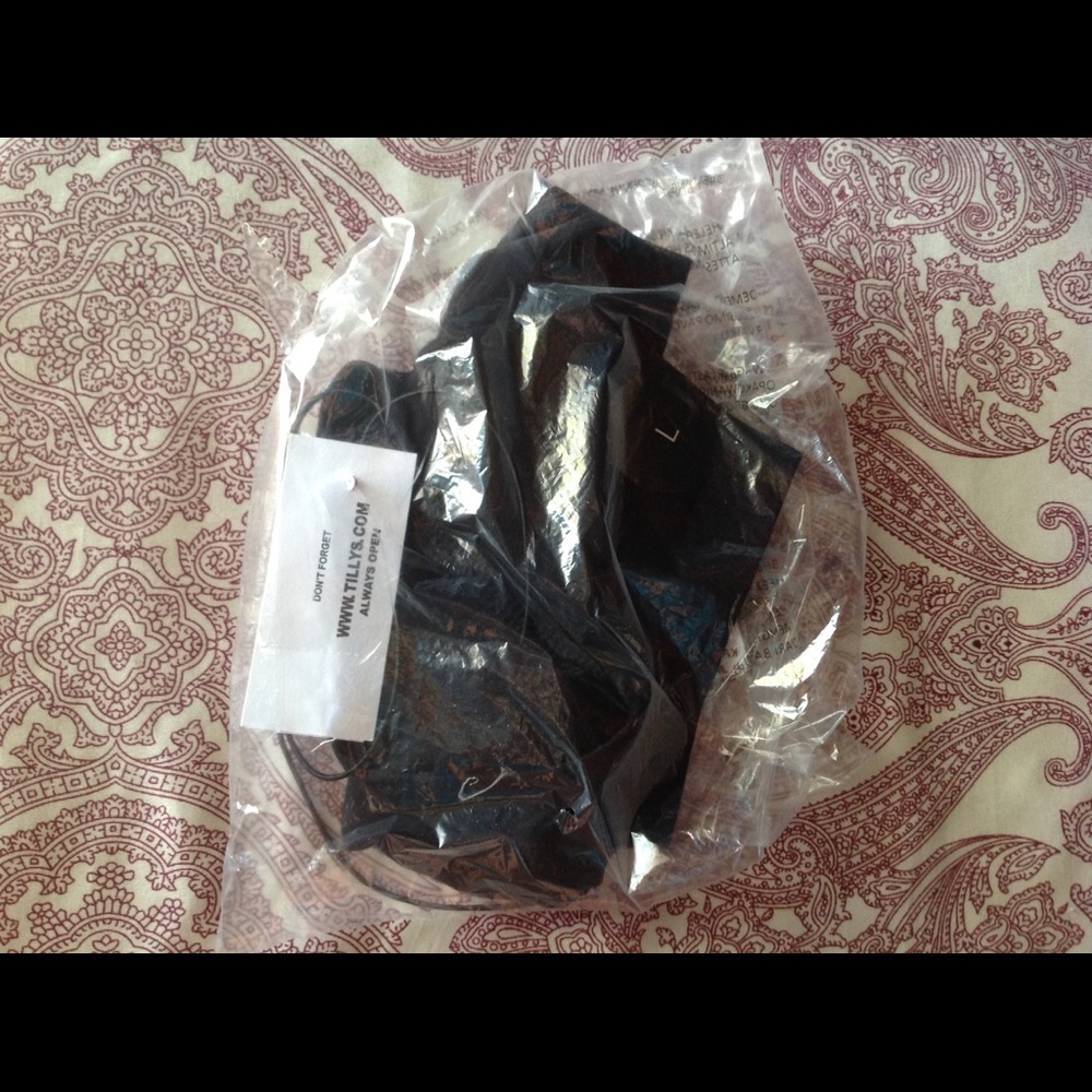 NWT Full Tilt Seamless Bralette w Spaghetti Straps - Picture 4 of 4